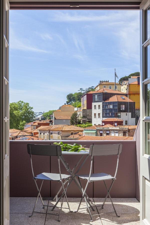Hotel Timbre Virtudes OOporto Esterno foto View from the balcony of a typical apartment