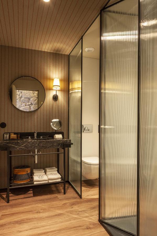 Hotel Timbre Virtudes OOporto Esterno foto A bathroom at The Standard East Village