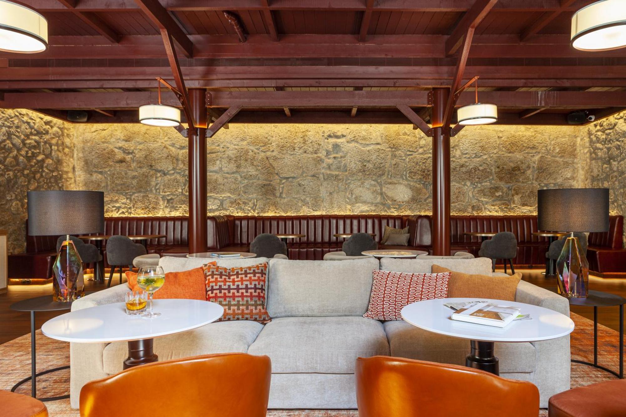 Hotel Timbre Virtudes OOporto Esterno foto The interior of the hotel